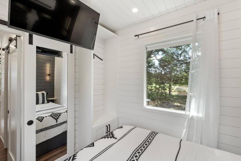 The Lonely Bull Luxury Container Home On 5 Acres Вітерфорд Екстер'єр фото